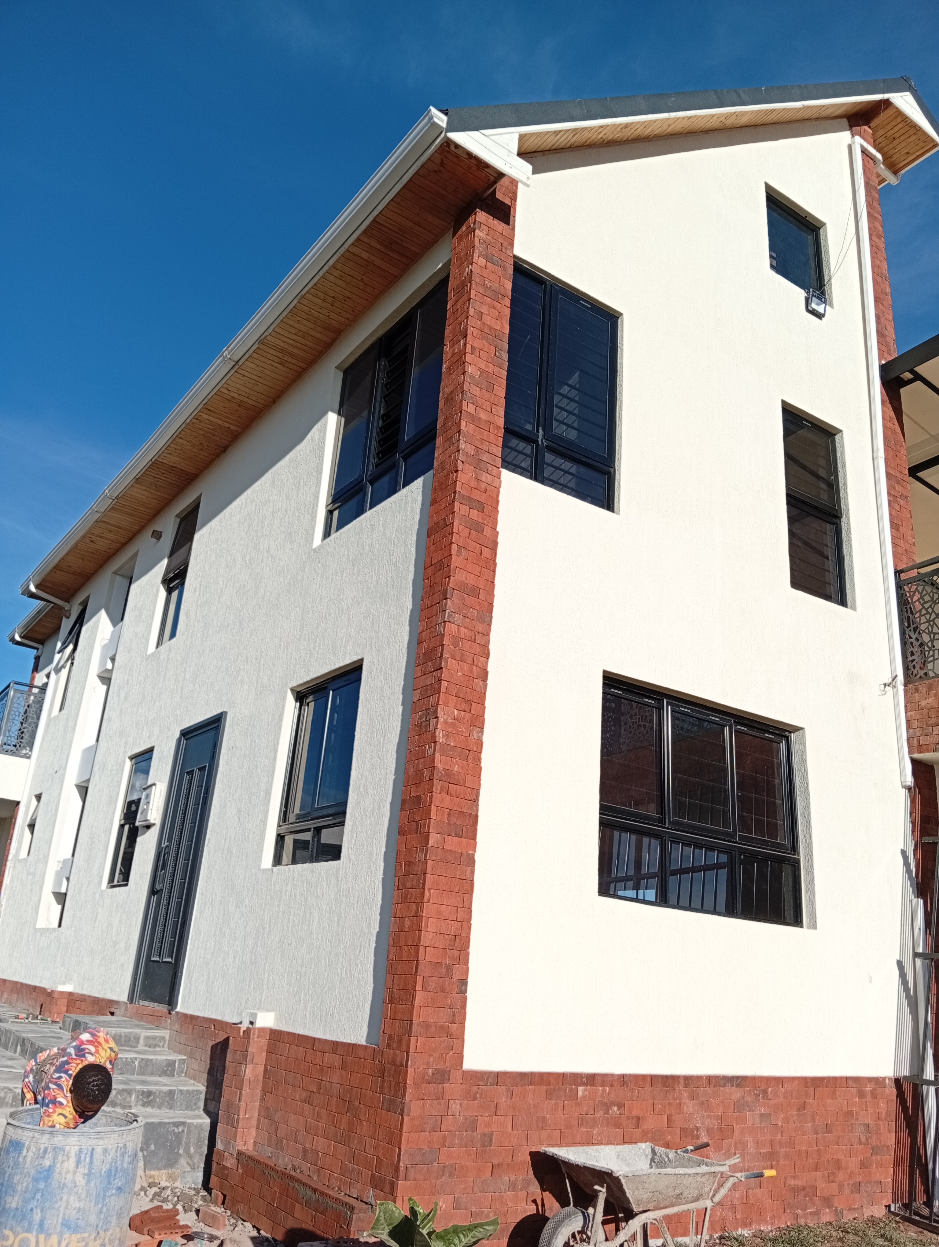 Wall master applied,/clay bricks cladding